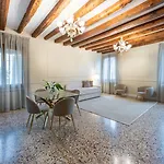 San Vio Palace Luxury Appartamento