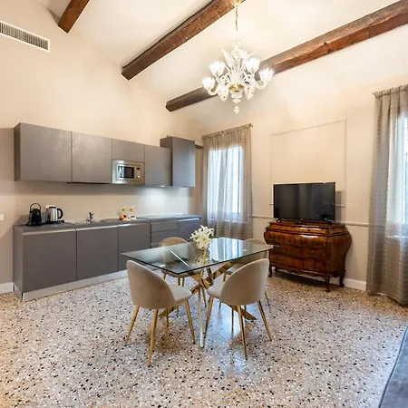 San Vio Palace Luxury Апартаменты