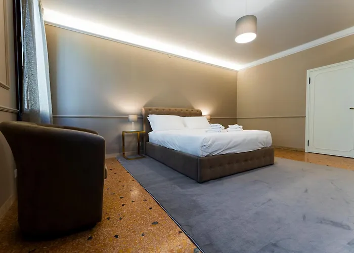 San Vio Palace Luxury Apartamento *