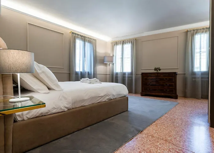 San Vio Palace Luxury Apartamento