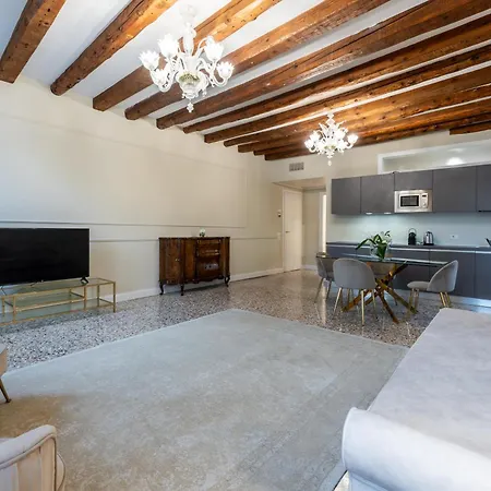 San Vio Palace Luxury Apartment *