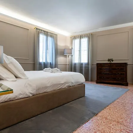 San Vio Palace Luxury Apartment